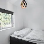 5 Bedroom Cozy In Vaeggerlose Bøtø By