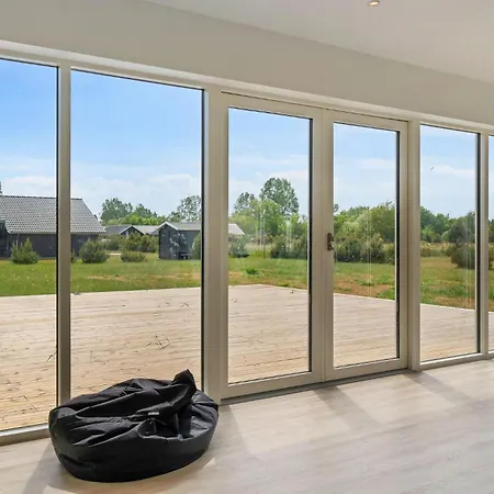 Holiday home 5 Bedroom Cozy In Vaeggerlose Boto By