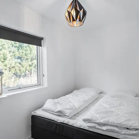 5 Bedroom Cozy In Vaeggerlose Bøtø By
