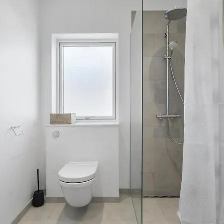 Prázdninový dům 5 Bedroom Cozy In Vaeggerlose Bøtø By