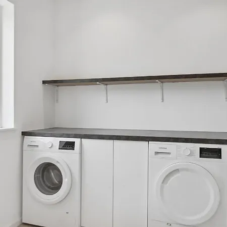 5 Bedroom Cozy In Vaeggerlose Prázdninový dům Bøtø By