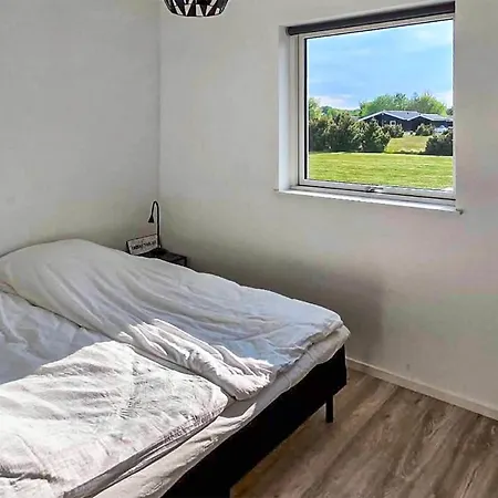 5 Bedroom Cozy In Vaeggerlose Holiday home