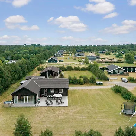 5 Bedroom Cozy In Vaeggerlose Boto By