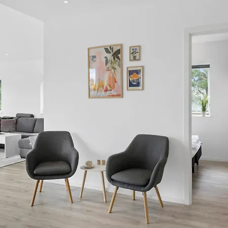 5 Bedroom Cozy In Vaeggerlose * Bøtø By