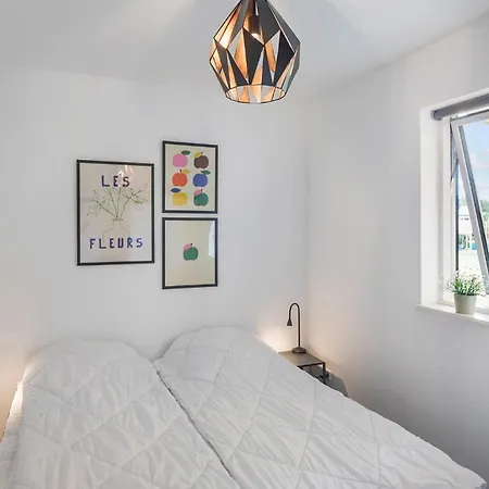 5 Bedroom Cozy In Vaeggerlose