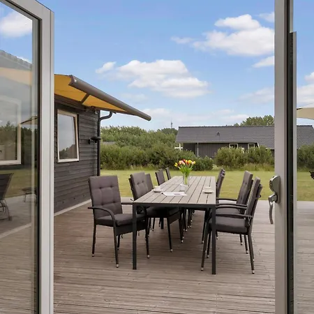5 Bedroom Cozy In Vaeggerlose Boto By