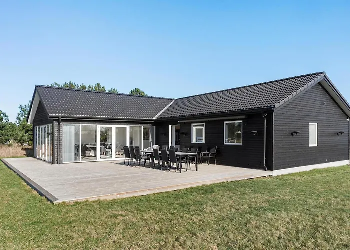 Holiday home 5 Bedroom Cozy In Vaeggerlose *
