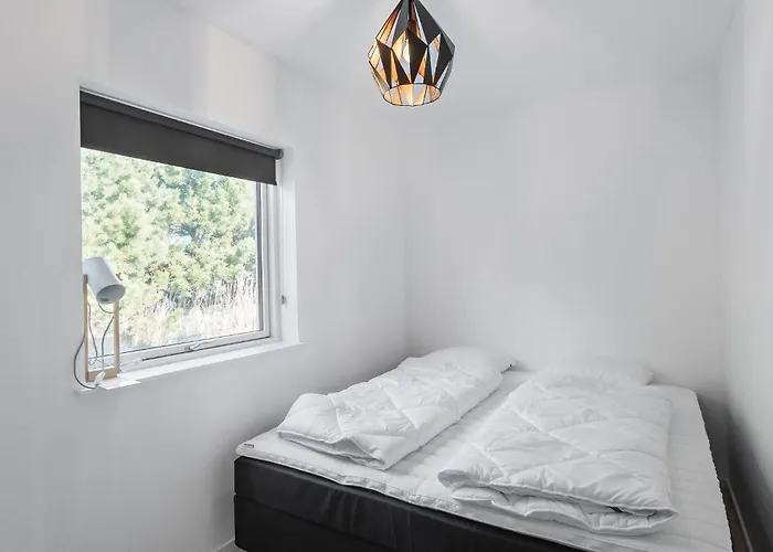 5 Bedroom Cozy In Vaeggerlose Boto By