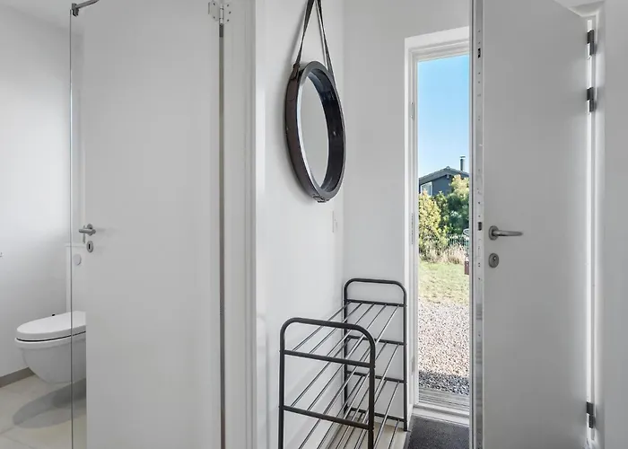 5 Bedroom Cozy In Vaeggerlose *