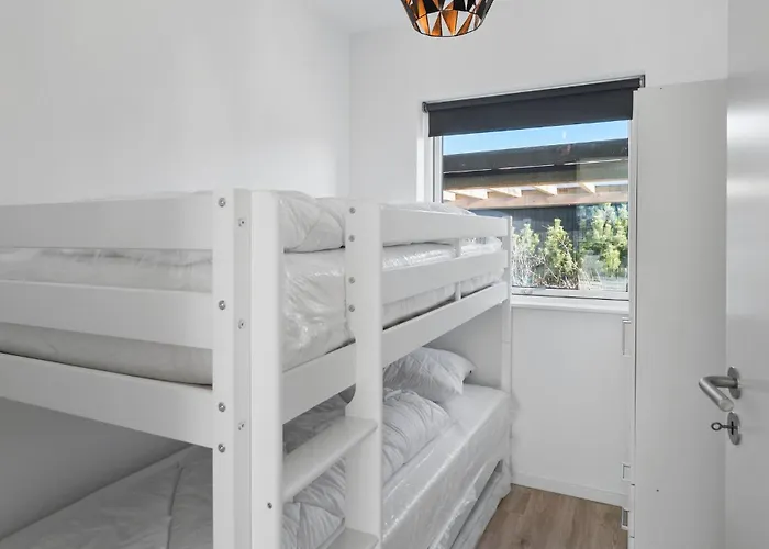5 Bedroom Cozy In Vaeggerlose Holiday home