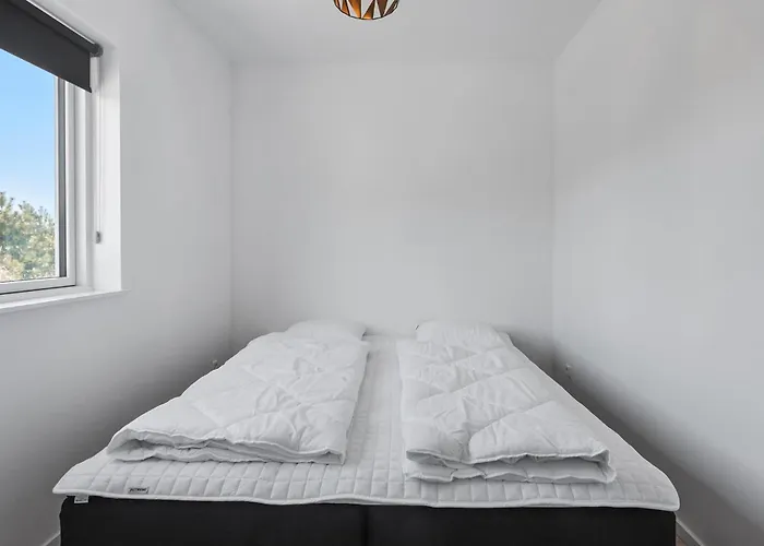 5 Bedroom Cozy In Vaeggerlose *